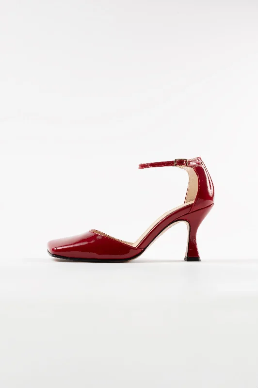 High heels with clean footbed contours -LAURA - RED Wrinkled Patent Leather Pumps