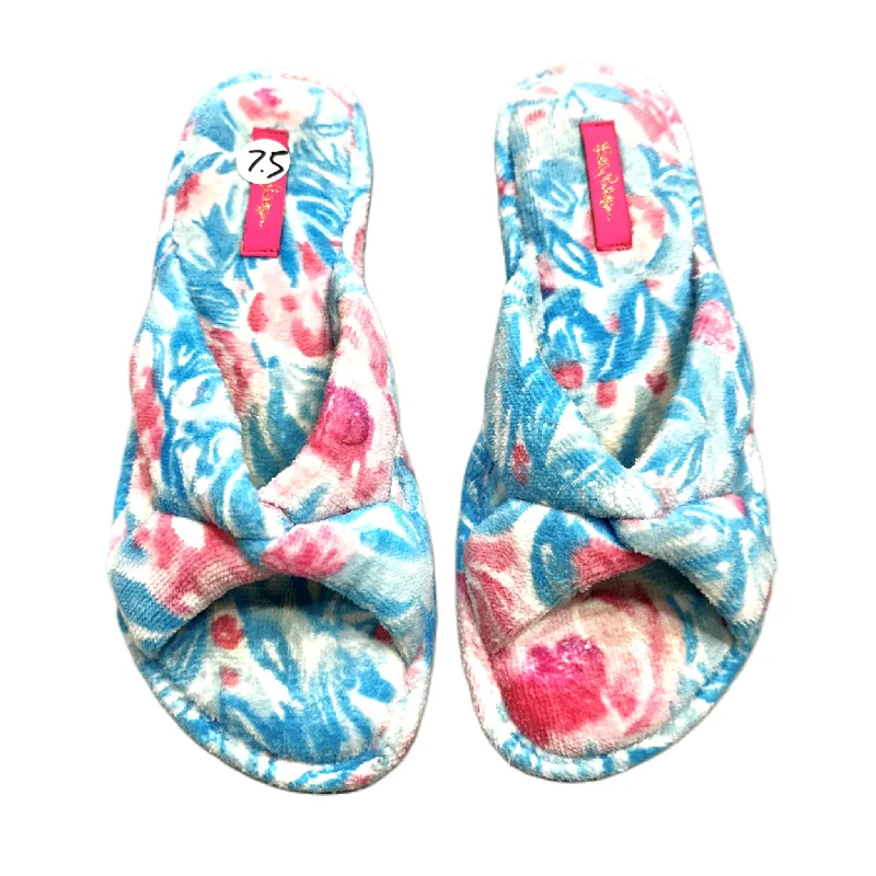 Slippers with firm support -Blue & Pink Slippers Designer By Lilly Pulitzer, Size: 7.5