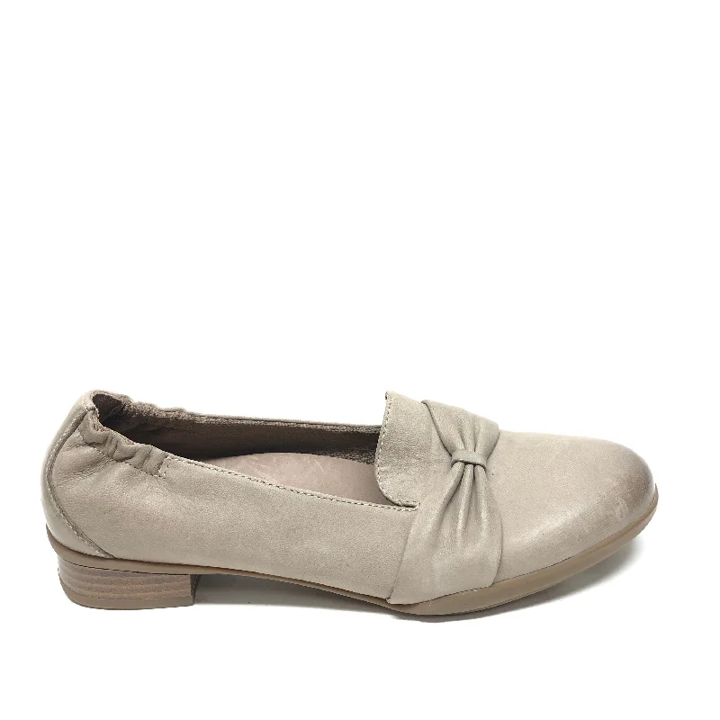 Flats for long night outings -Shoes Flats By Dansko In Taupe, Size: 8.5