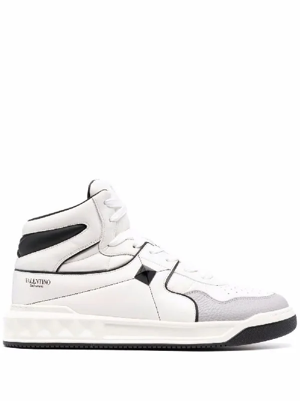 Athletic shoes with extra-wide fit -VALENTINO GARAVANI Men's Mid-Top Sneaker in Bianco/Nero/Pastel Grey for FW24