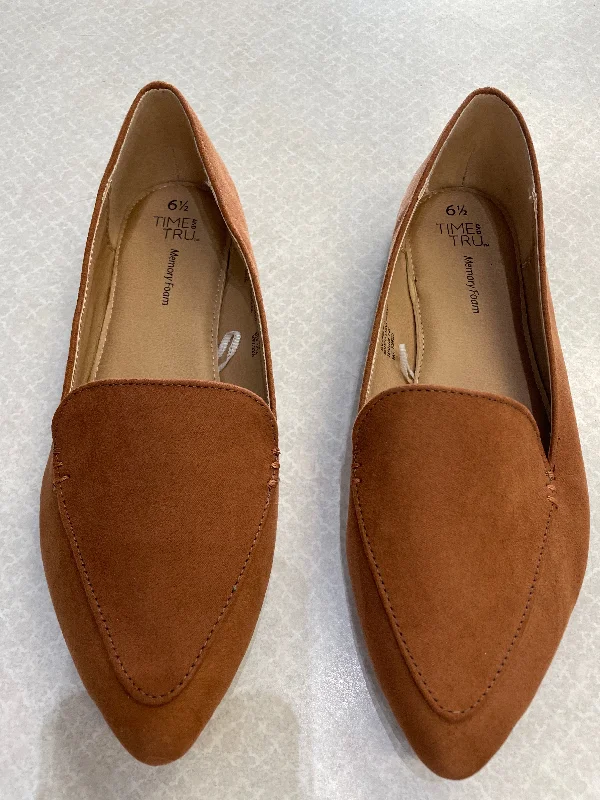 Flats for weekend casual outings -Shoes Flats By Time And Tru In Brown, Size: 6.5