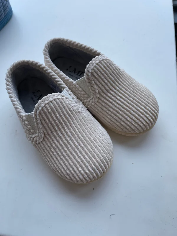 Slippers for relaxed vibes -LMDI Off White Sleeper Slipper