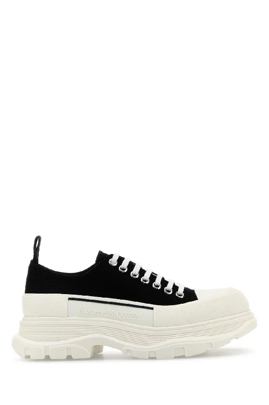 Classic athletic shoes for daily runs -ALEXANDER MCQUEEN Tread Slick Lace-Up Sneaker