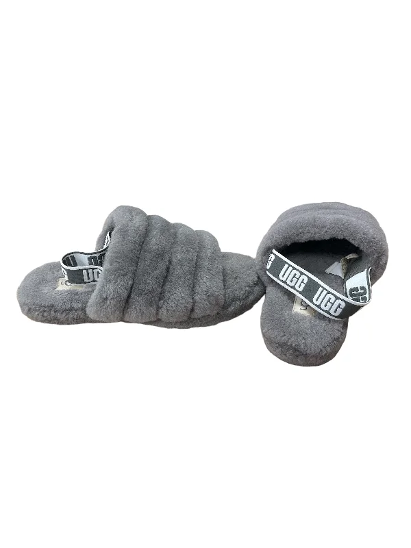 Slippers for busy households -Grey Slippers Ugg, Size 6