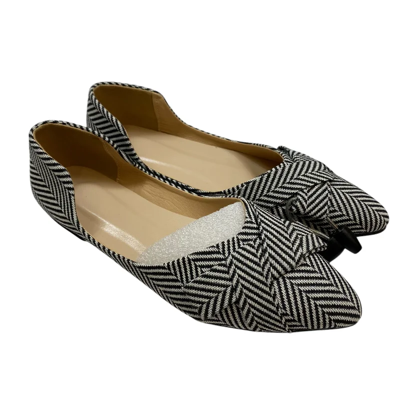 Flats for relaxed evening dinners -Shoes Flats By Clothes Mentor In Black & White, Size: 9.5