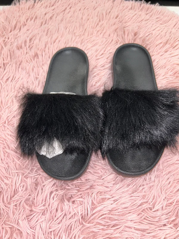 Classic slippers for cozy nights -Grey Slippers Ugg, Size 7