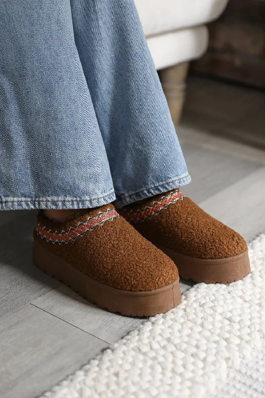 Slippers for home chats -CHERRY FLATFORM AZTEC DETAIL LOW ANKLE SLIPPER BOOTS IN CHESTNUT SHEARLING