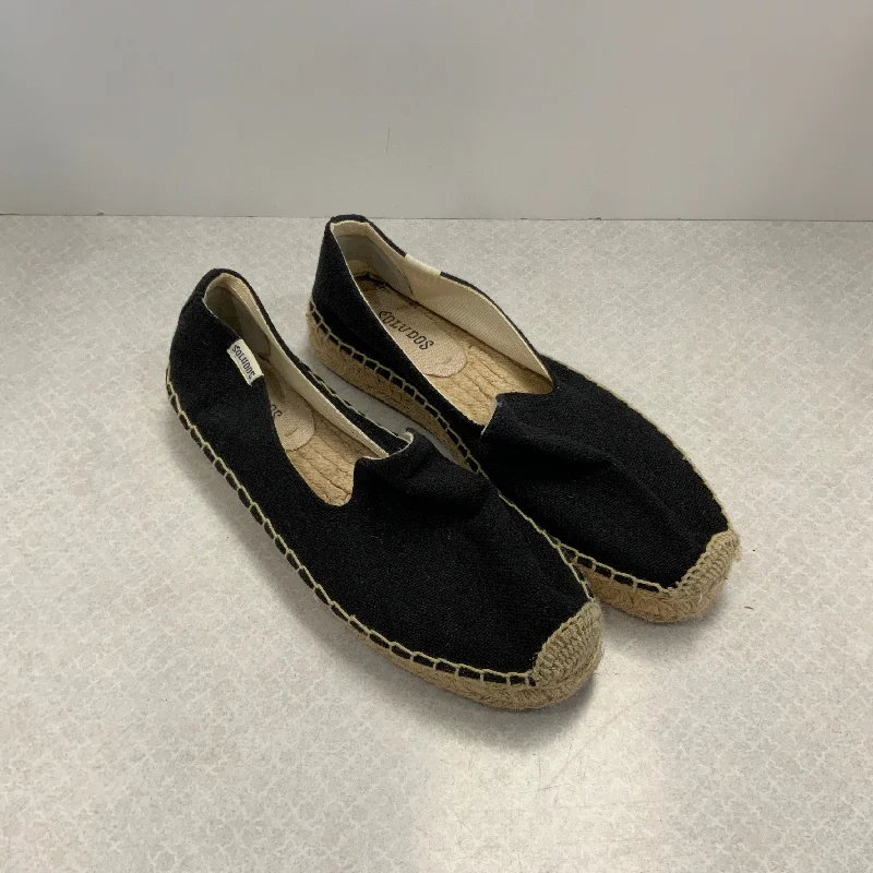 Flats for casual daily strolls -Black & Tan Shoes Flats Soludos, Size 7