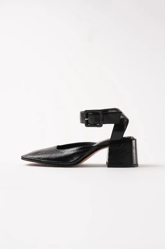 High heels with comfy footbed cushioning -YASU - Black Wrinkled Polished Leather Pumps