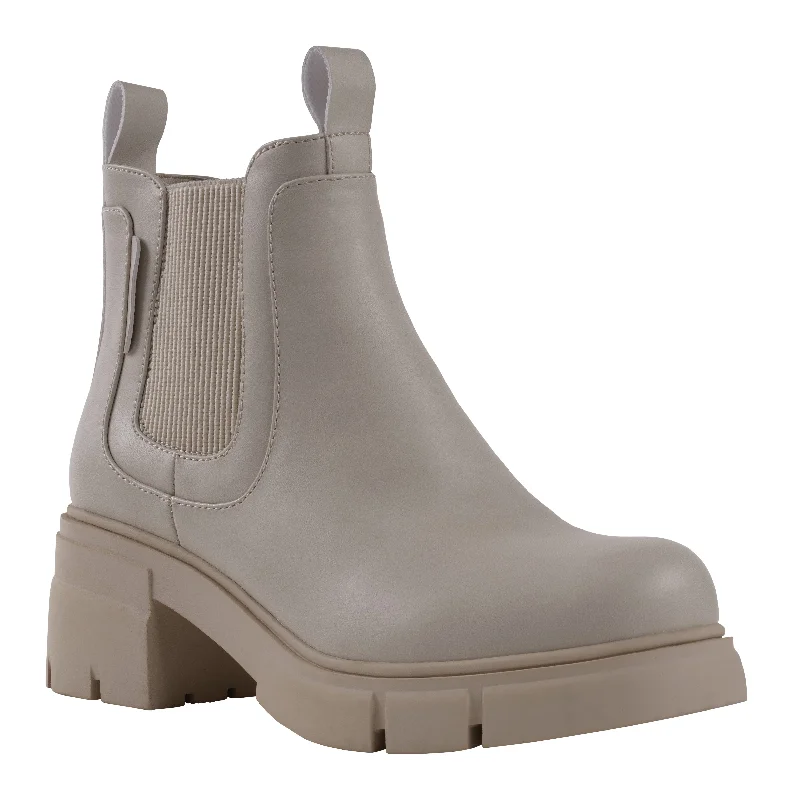 Slip-on boots for easy wear -William Off-White Chelsea Boot