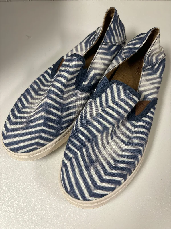 Flats for indoor relaxed events -Striped Pattern Shoes Flats Clothes Mentor, Size 8.5