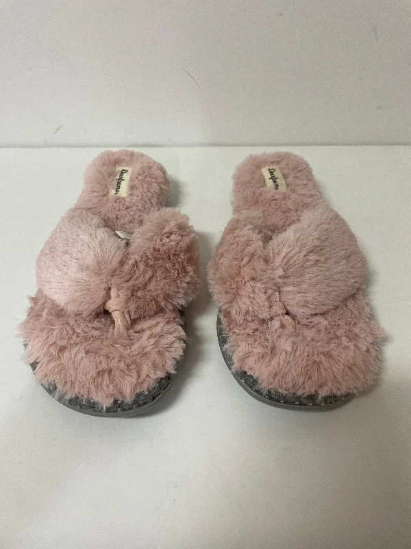 Slippers for quiet vibes -Slippers By Dreamers In Pink, Size: 11