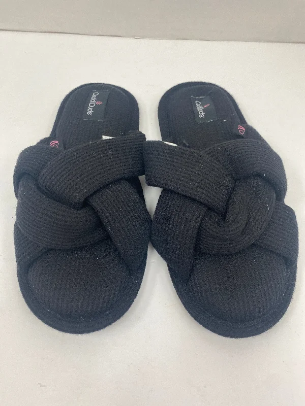 Stylish slippers for home decor -Black Slippers Cuddl Duds, Size 5