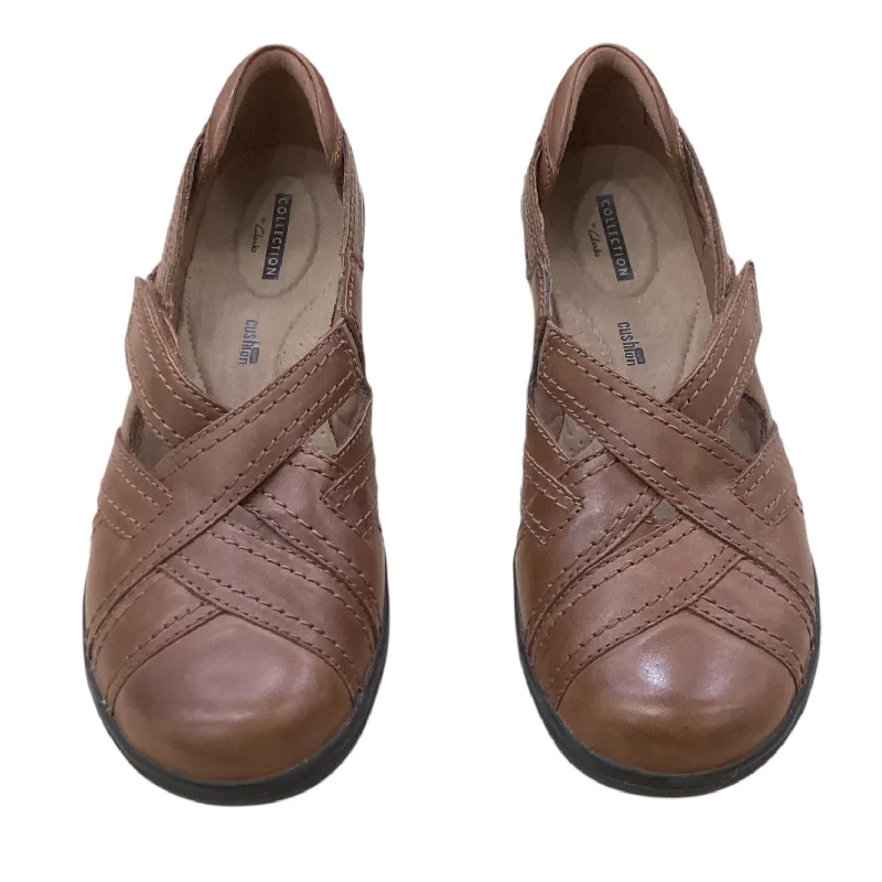 Flats for women with narrow feet -Shoes Flats By Clarks In Brown, Size: 6