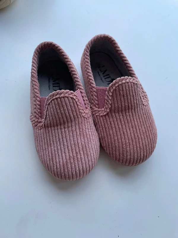 Slip-on slippers for quick tasks -LMDI Pink Sleeper Slipper