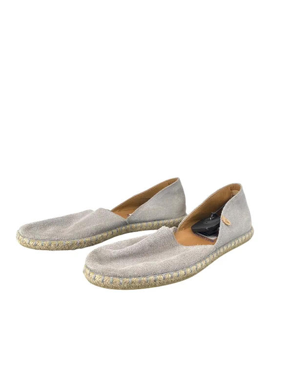 Flats for outdoor casual dinners -Shoes Flats By Clothes Mentor In Grey, Size: 8.5