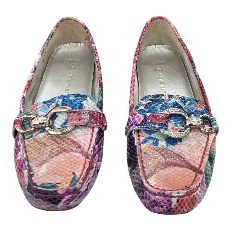 Flats with metallic finishes -Shoes Flats By Anne Klein In Multi-colored, Size: 6