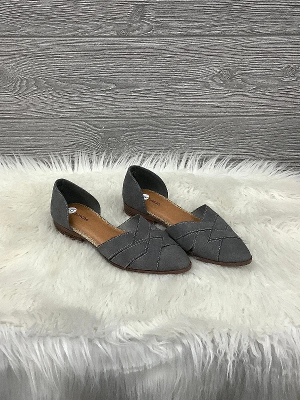 Flats with plush comfort -Shoes Flats By Maurices In Grey, Size: 9